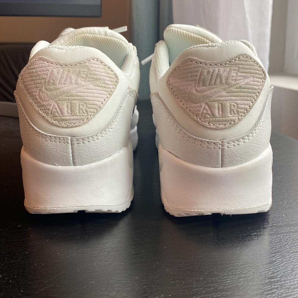 Women’s Nike Layers Zebra Patterns On Snakeskin A… - image 4